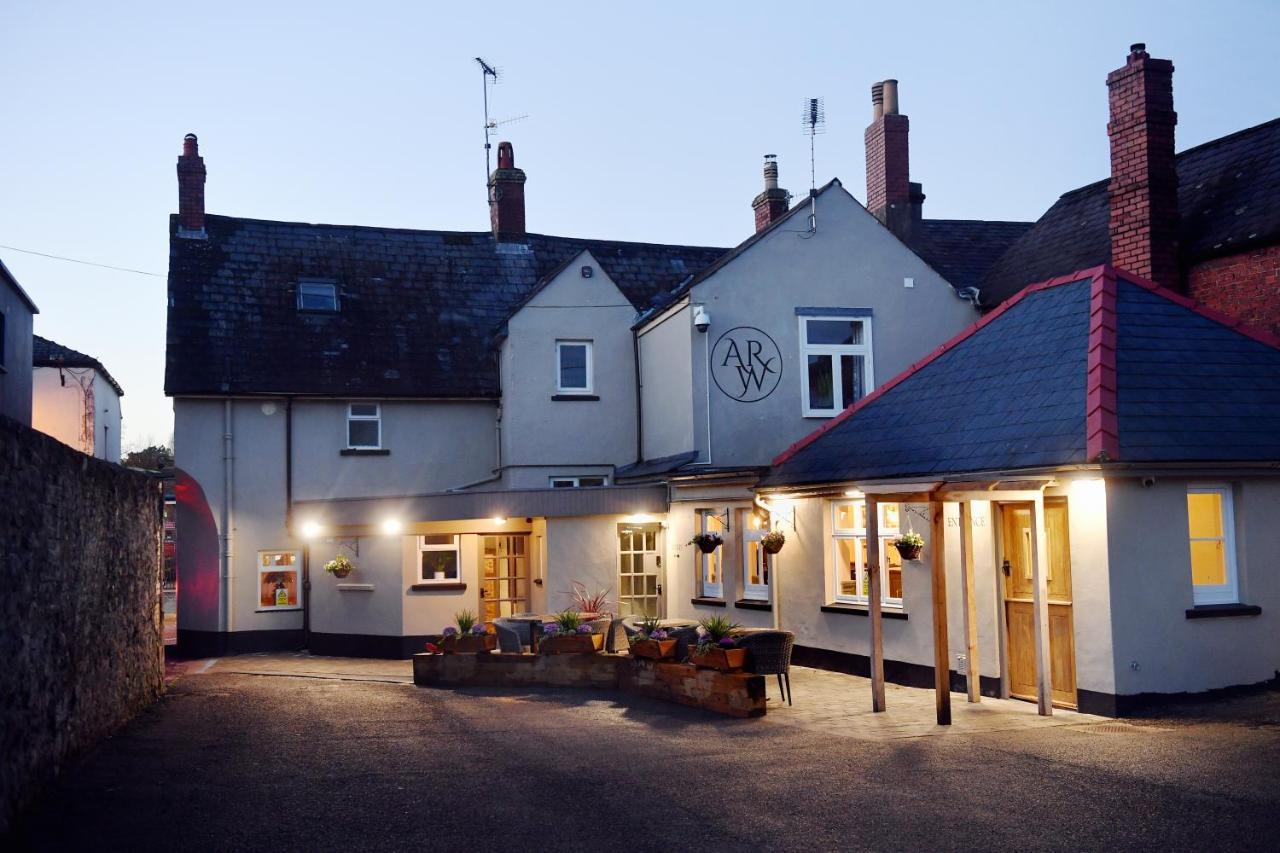Alfred Russel Wallace Restaurant With Rooms Usk Buitenkant foto